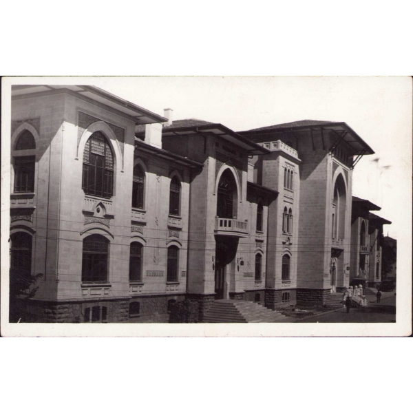 Ankara'daki Maliye Vekâleti Binası (bir ara Ziraat Bankası olarak da kullanıldı)