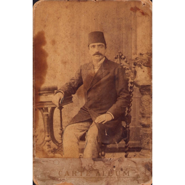 Fesli Osmanlı tip kabin fotoğrafı, yıpranmış, 10x14 cm