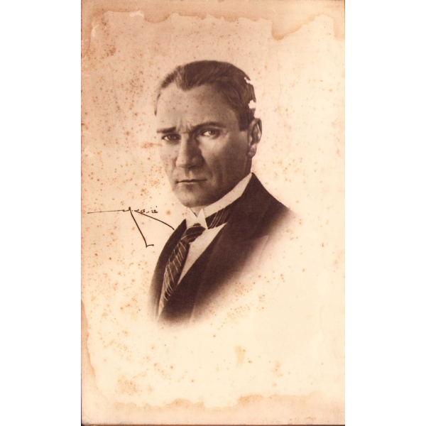 Osmanlıca Nutuk, Gazi Mustafa Kemal [Atatürk], İkinci Elli Bin, Ankara 1927, haritaları mevcut değil, 543 sayfa, 19x28 cm, ÖZEGE; 15583