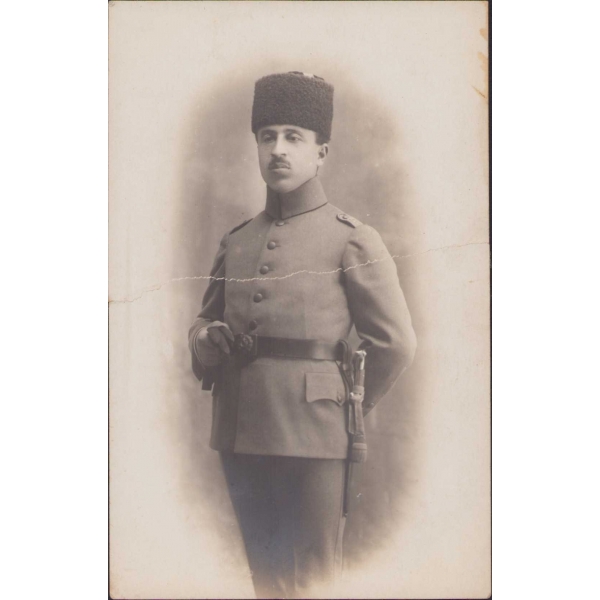 Osmanlı Dönemi Kalpaklı Subay, Arkası Osmanlıca yazılı, 1918 tarihli, Doktor imzalı,  9x14 cm