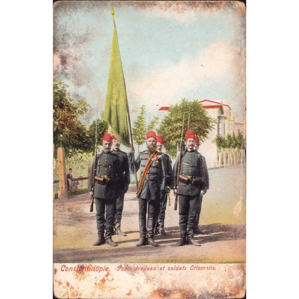 Bayrak taşıyıcısı ve Osmanlı askerleri görselli yüzyılbaşı kartpostal, haliyle, 9x14 cm