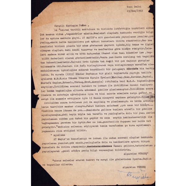 Alparslan Türkeş'in Sürgün Edildiği Yeni Delhi Büyükelçilik Müşaviri İken Gönderdiği Islak İmzalı Mektup, Yeni Delhi, 19 Haziran 1962, kenarları haliyle, 20x30 cm