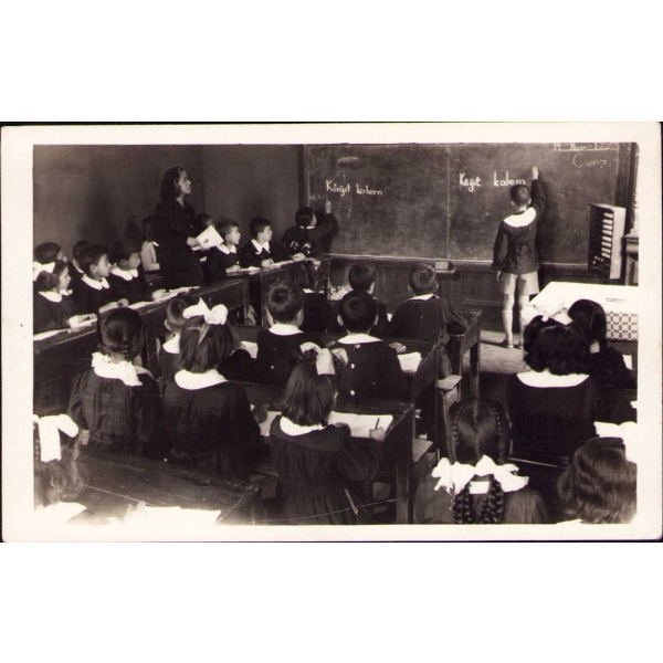 Ders esnasında öğrenciler, 1950 tarihine ait