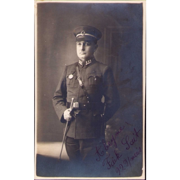 İstiklal madalyalı subay fotoğrafı, ithaflı, 1929 tarihli