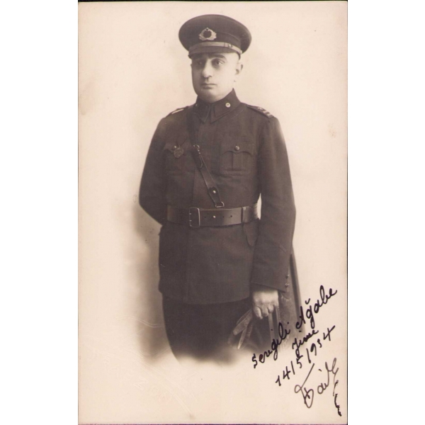 Subay hatıra fotoğrafı, Foto Mode-Trabzon soğuk damgalı ve ithaflı, 1934 tarihli