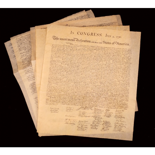 1776 tarihli ABD Bağımsızlık Bildirgesi tıpkı metni,  ABD Anayasa metni ve insan hakları beyannamesi isimleri ve 1789 tarihli ABD kongresinin metni, 6 sayfa İngilizce metin hakiki parşömen kağıda basılmıştır, 34x39 cm