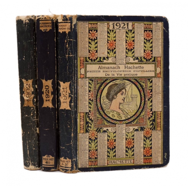 Fransızca Almanach Hachette-Petite Encyclopedie Populaire (1902, 1920, 1921 yılları), Paris, 432+416+468 s., 13x19 cm, ciltleri yıpranmış haliyle