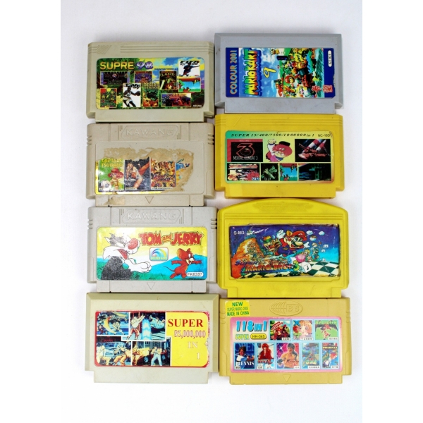 90lar Micro Genius Super King atari oyunu, 2 adet kolu, 1 adet tabancası ve 8 adet kasetiyle beraber