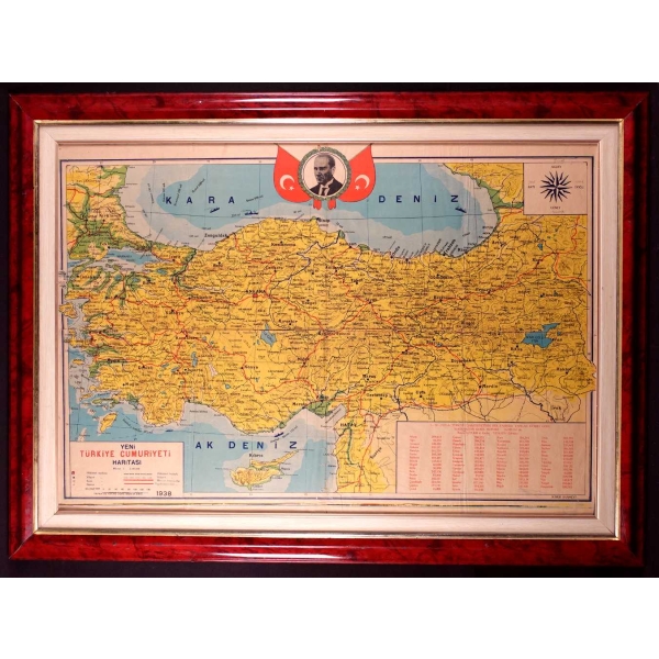 1938 yılına ait Mustafa Kemal Atatürk görselli Yeni Türkiye Cumhuriyeti Haritası, Sümer Basımevi, çerçeve: 70x95 cm