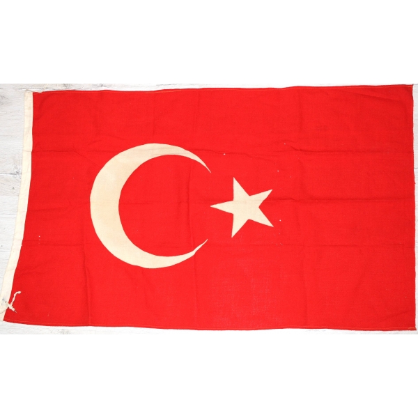 Eski yün Türk bayrağı, 74x122 cm