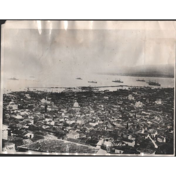 Şehir tarihi: 1928 İzmir depreminden sonra genel görünüm, 19x25 cm