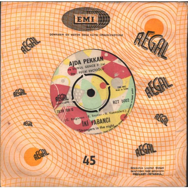 AJDA PEKKAN ve Durul Gence 5´lisi (Söz: Fecri Ebcioğlu) - İki Yabancı (Frank Sinatra - Strangers In The Night) / Bang Bang (My Baby Shoot Me Down: Kill Bill fiminden de tanıdığımız muhteşem eser)