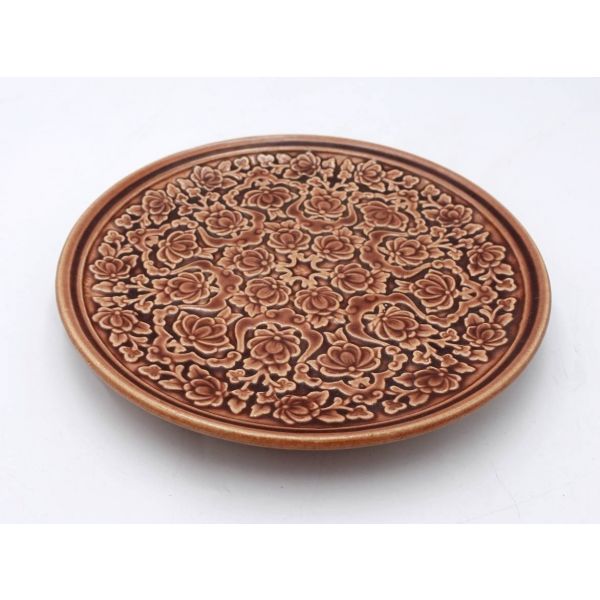 Çiçek motifli porselen duvar tabağı, çap: 19 cm