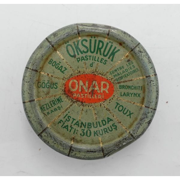 Teneke ONAR PASTİLLERİ kutusu, 7x3 cm, bazı noktaları ezilmiş haliyle