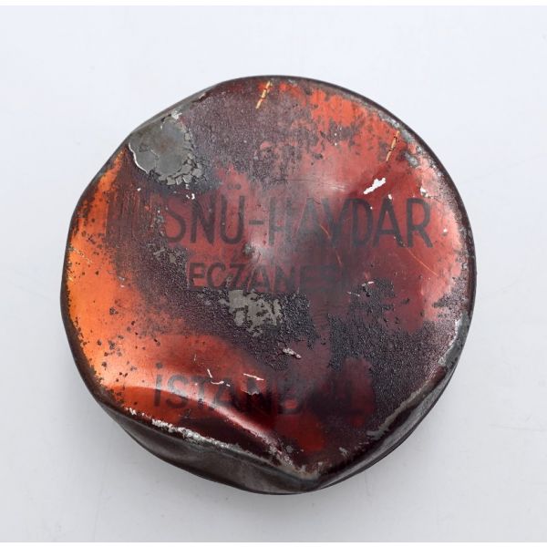 Teneke ONAR PASTİLLERİ kutusu, 7x3 cm, bazı noktaları ezilmiş haliyle